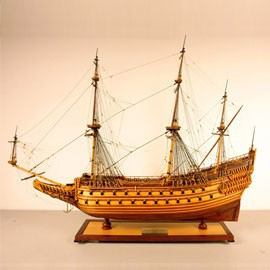 Modelle historischer Boote | Schiffsmodelle antik | kaufen ein klassisches Segelboot | galionsfigur